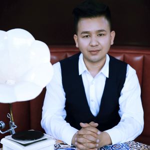 肥婆脱裤子让小伙捅
