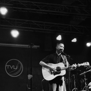 肥婆脱裤子让小伙捅
