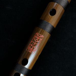 肥婆脱裤子让小伙捅
